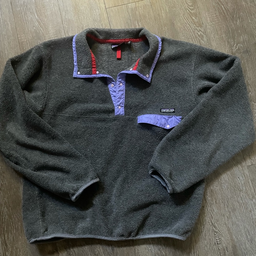 Size large grey with periwinkle purple Patagonia pullover
